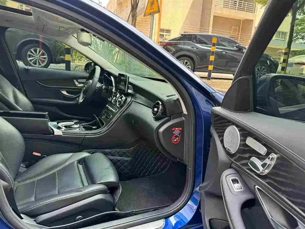 Mercedes-Benz C-Class — миниатюра 8