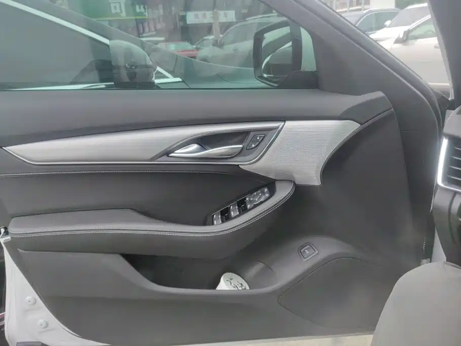 Cadillac CT5 — миниатюра 7