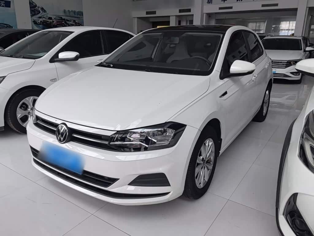 Volkswagen Polo 1.5 л 2022 г. Белый, пробег 23800 км