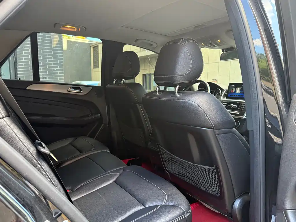 Mercedes-Benz M-Class — миниатюра 5