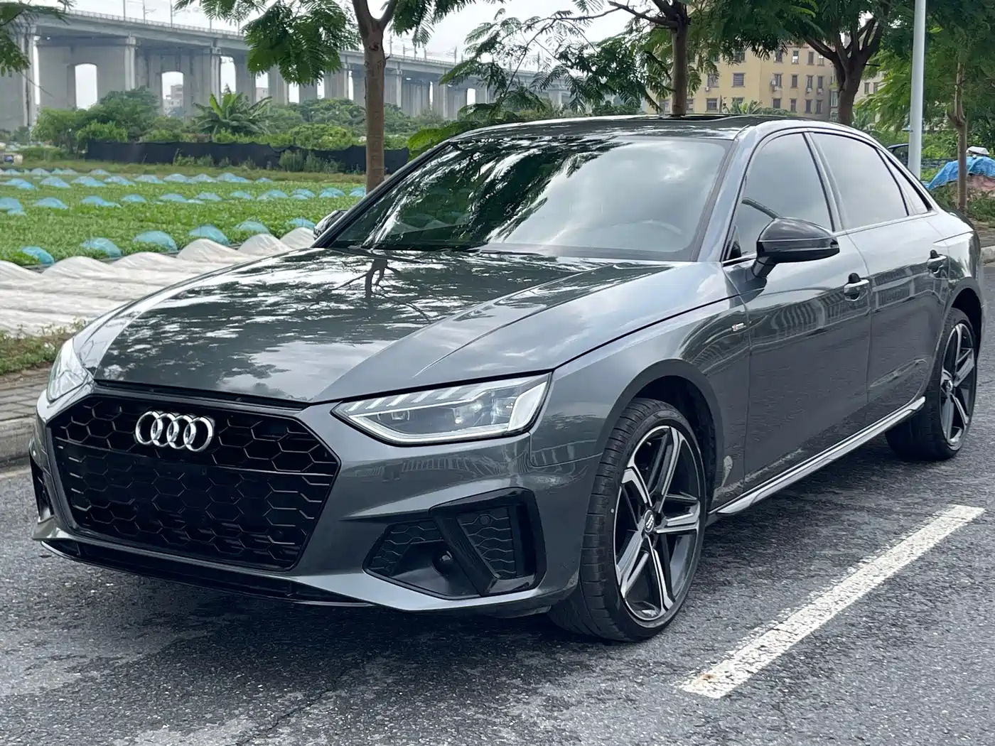 奥迪A4L 2025款 200万辆悦享版 40 TFSI 豪华动感型 2025