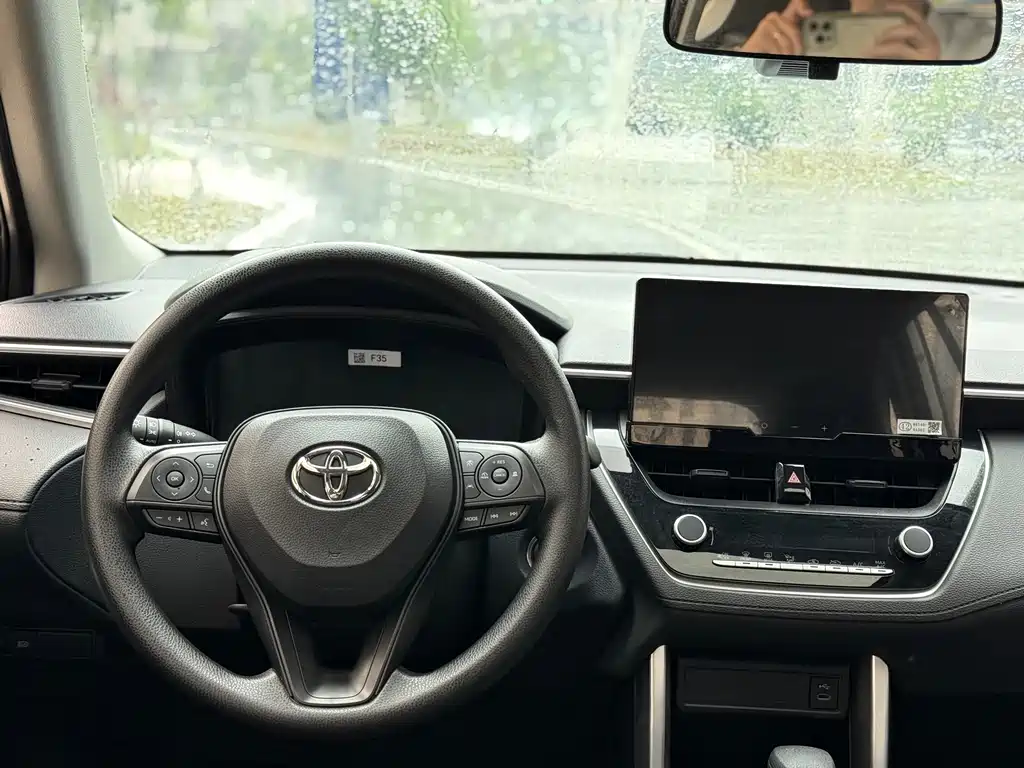 Toyota Corolla Cross — миниатюра 11