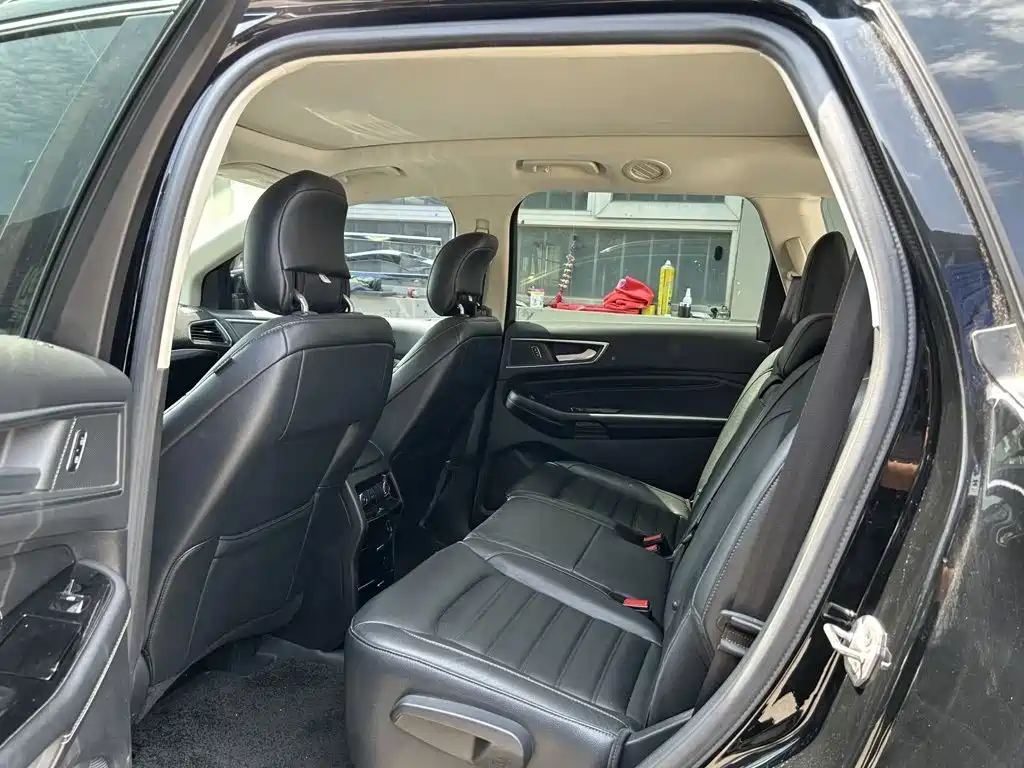 Ford Edge — миниатюра 12