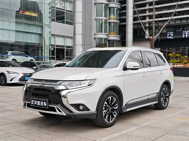 mitsubishi outlander