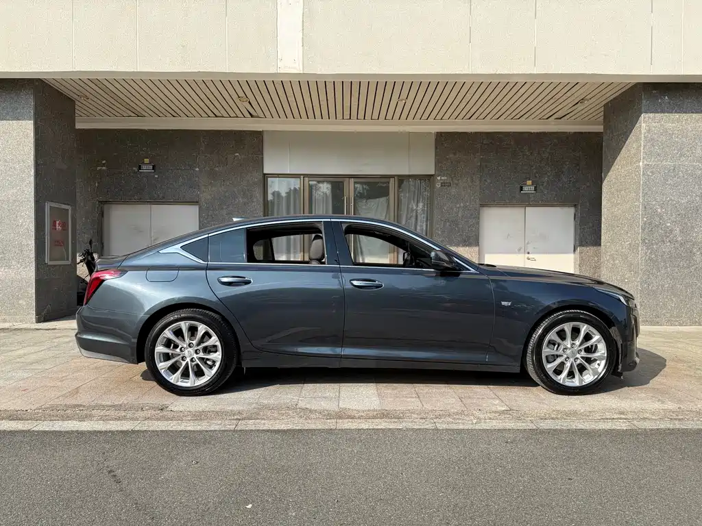 Cadillac CT5 — миниатюра 5