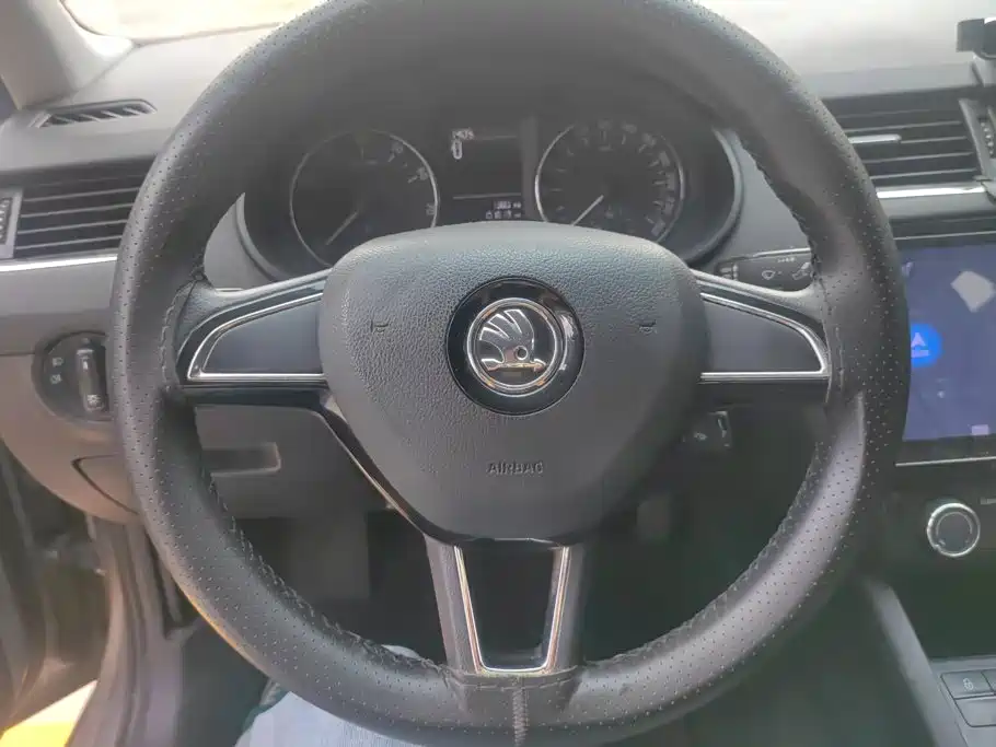 Skoda Octavia — миниатюра 15