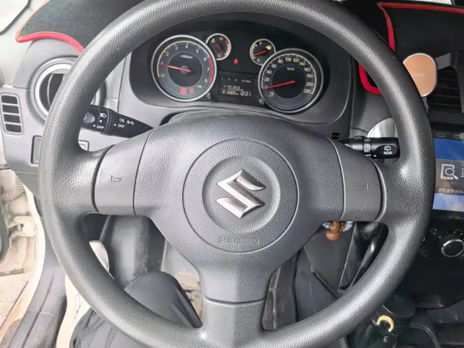 Suzuki SX4 — миниатюра 15
