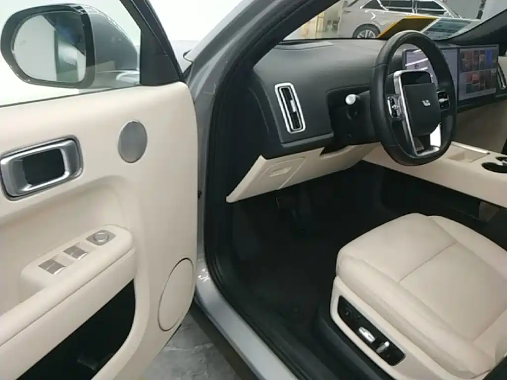 Li Auto Li L8 — миниатюра 16