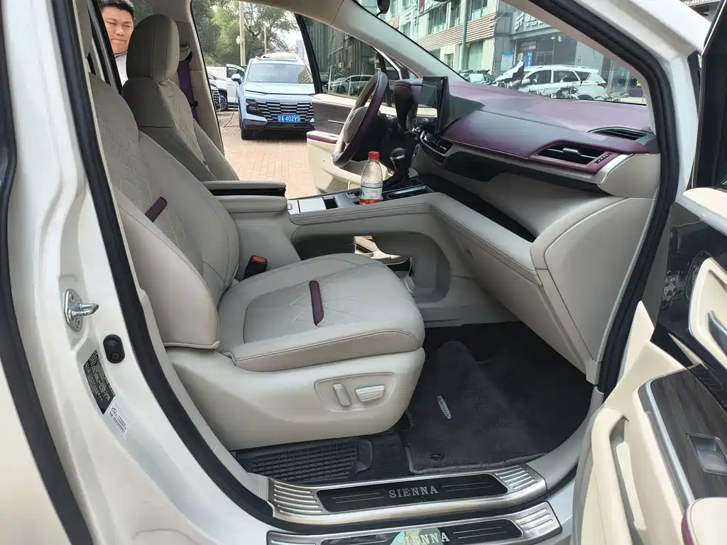 Китайский автомобиль. 华东牌商务车 — миниатюра 16