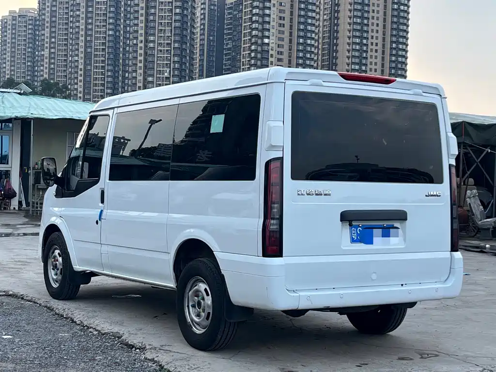 JMC JMC Fushun — миниатюра 6