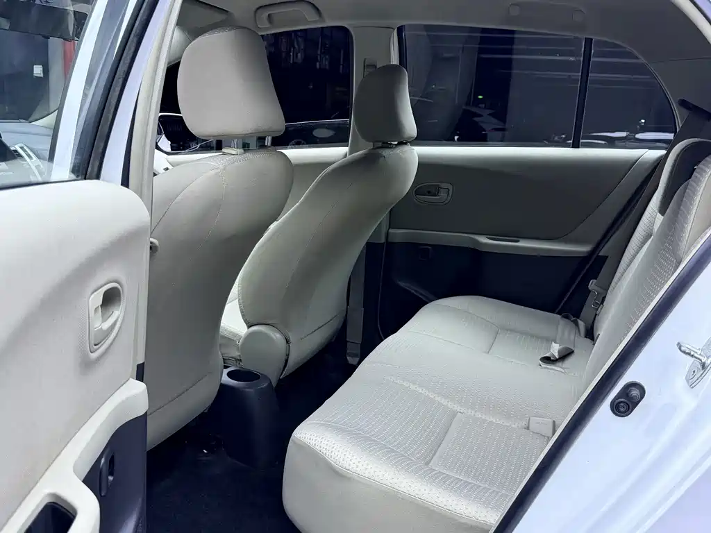 Toyota Yaris — миниатюра 11