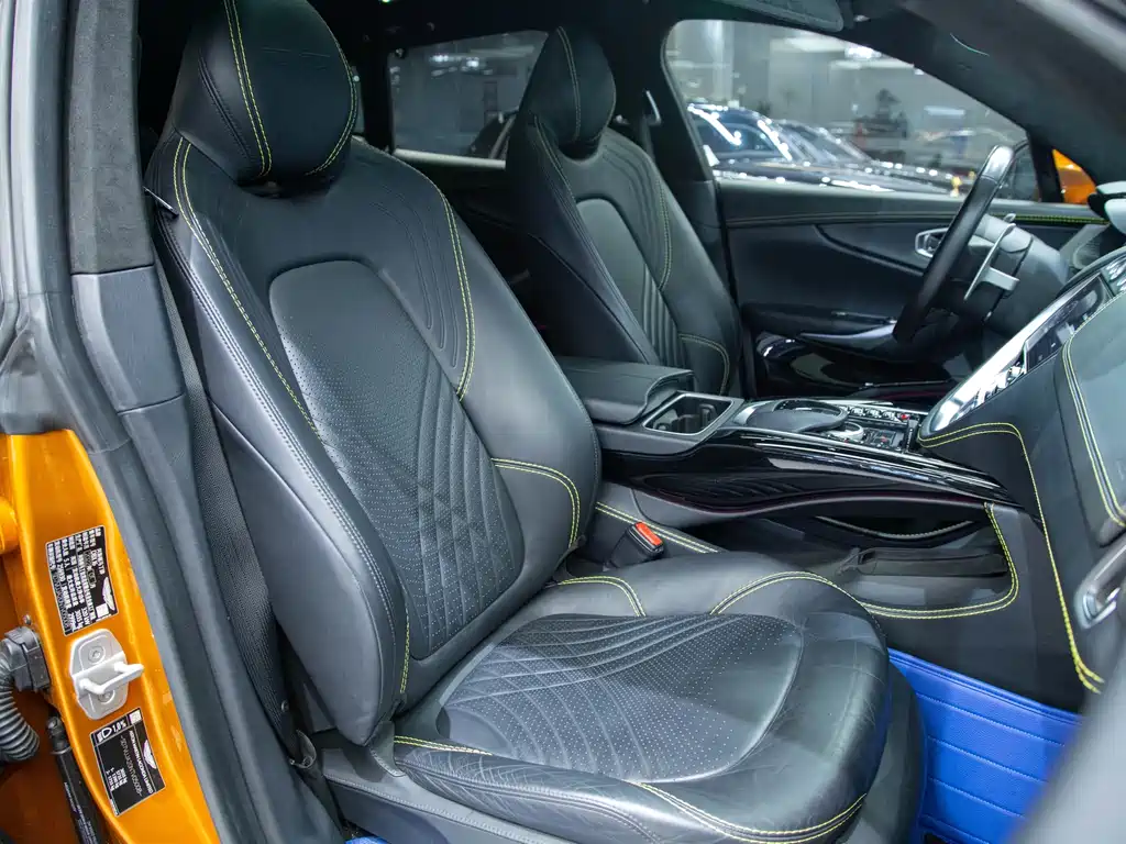 Aston Martin DBX 2022 3.0T STRAIGHT-SIX