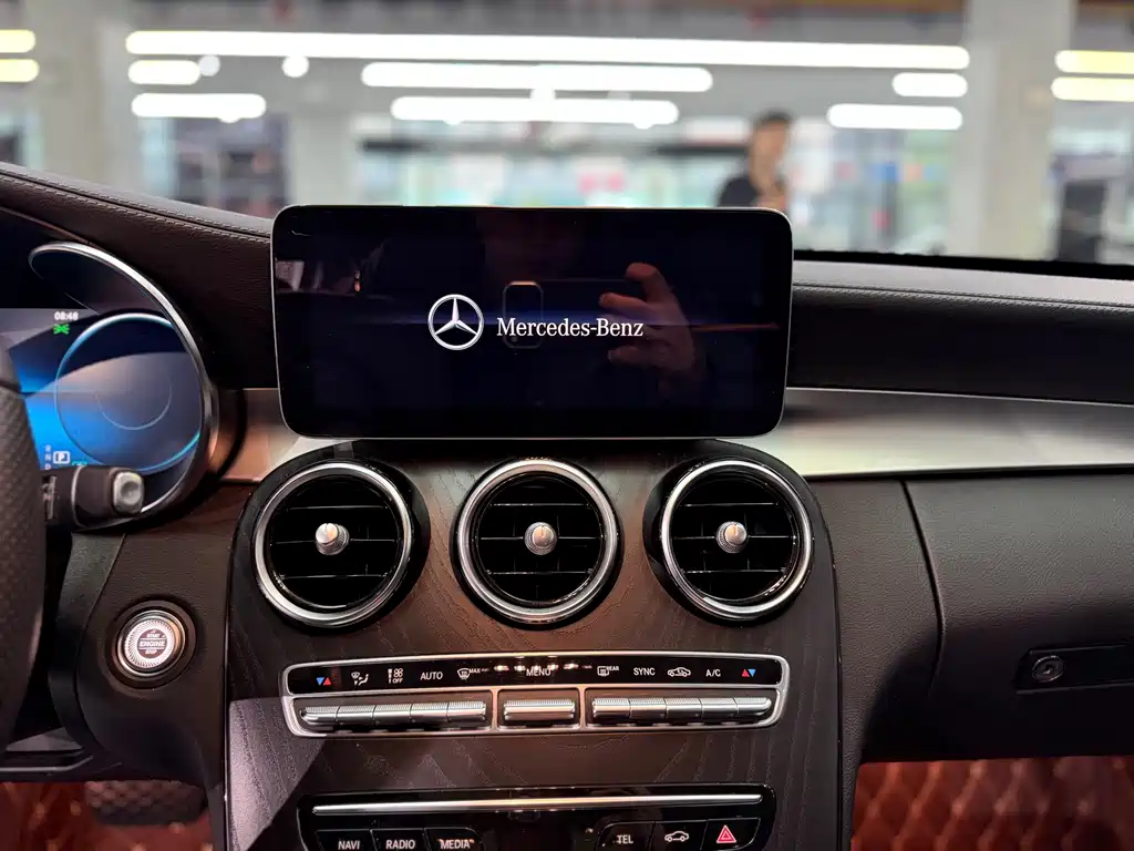 Mercedes-Benz C-Class — миниатюра 9