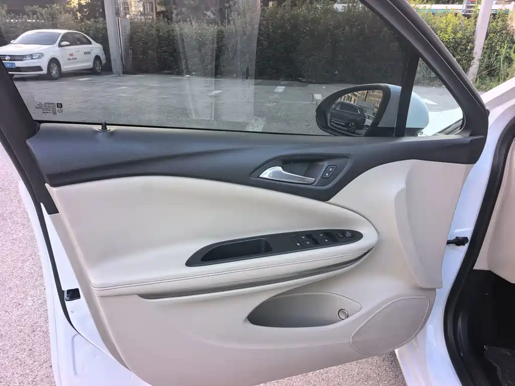 Buick Verano — миниатюра 17