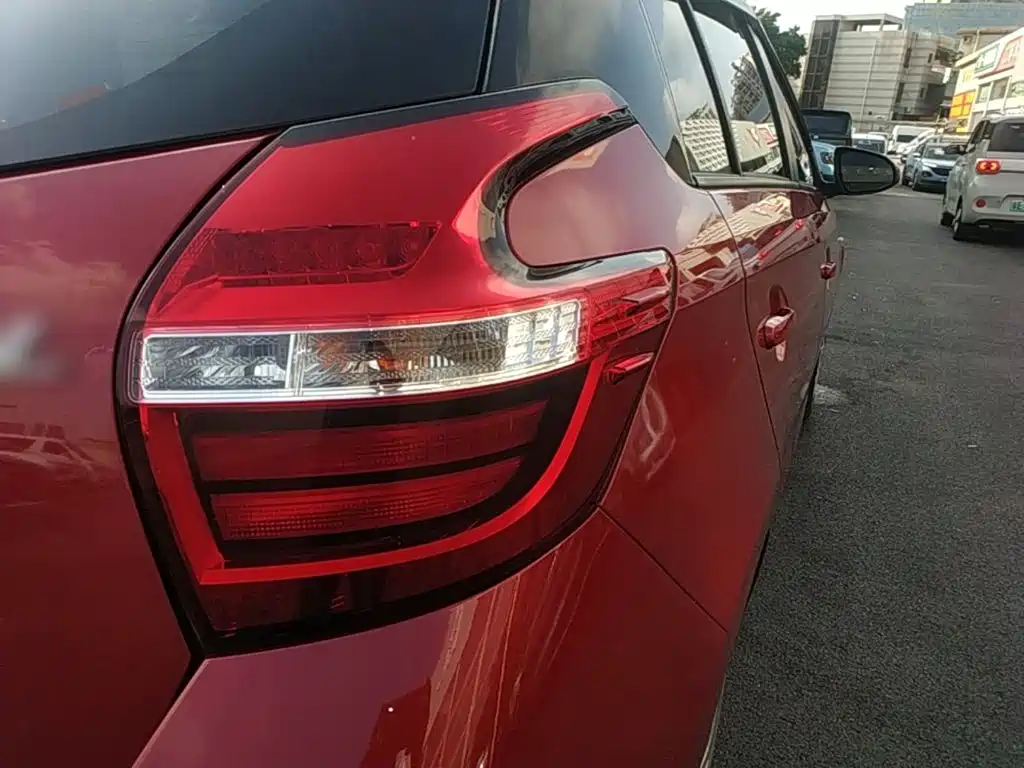 Toyota Yaris L — миниатюра 8