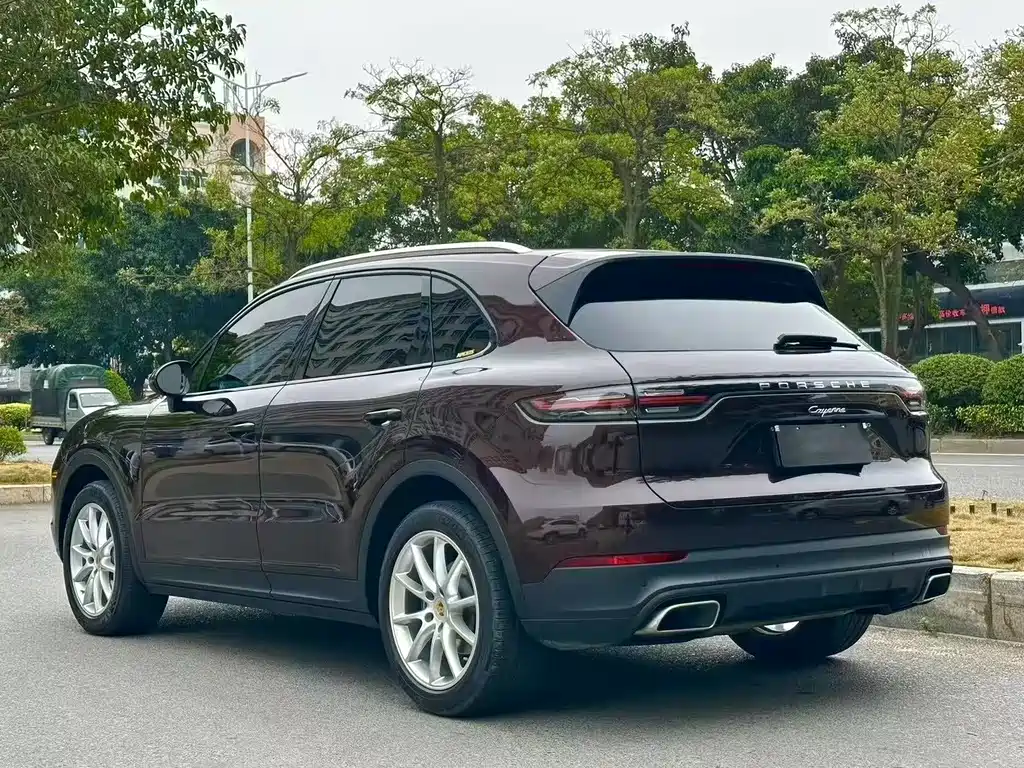 PORSCHE CAYENNE