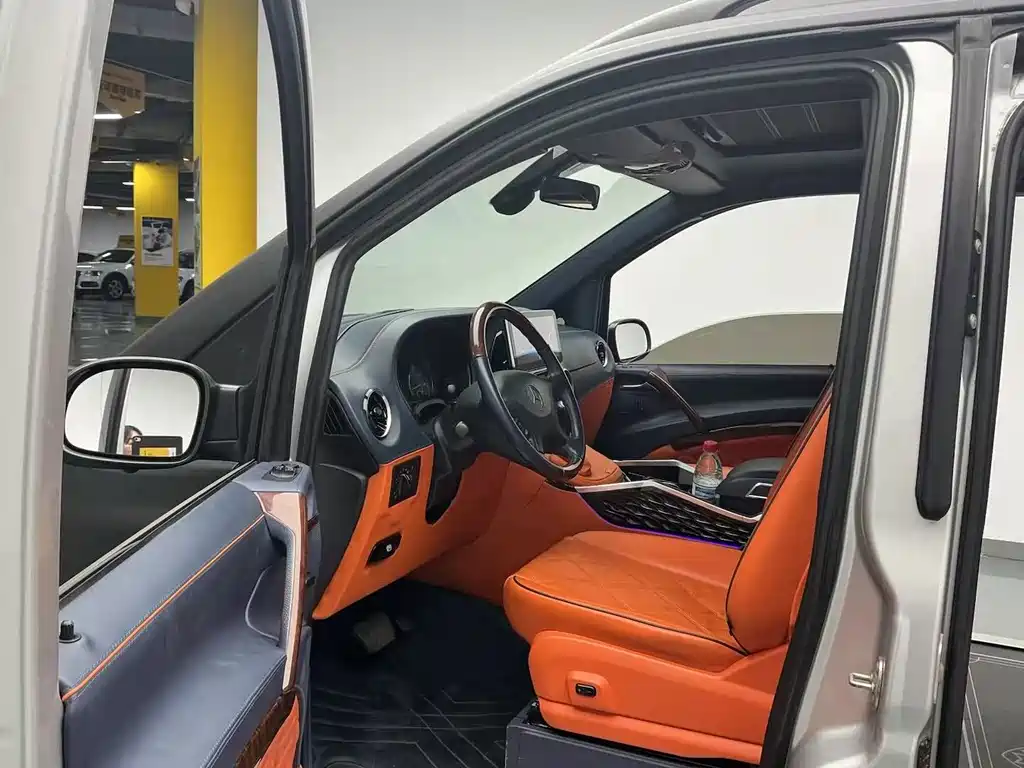 Mercedes-Benz Viano 2010 2.5L Luxury