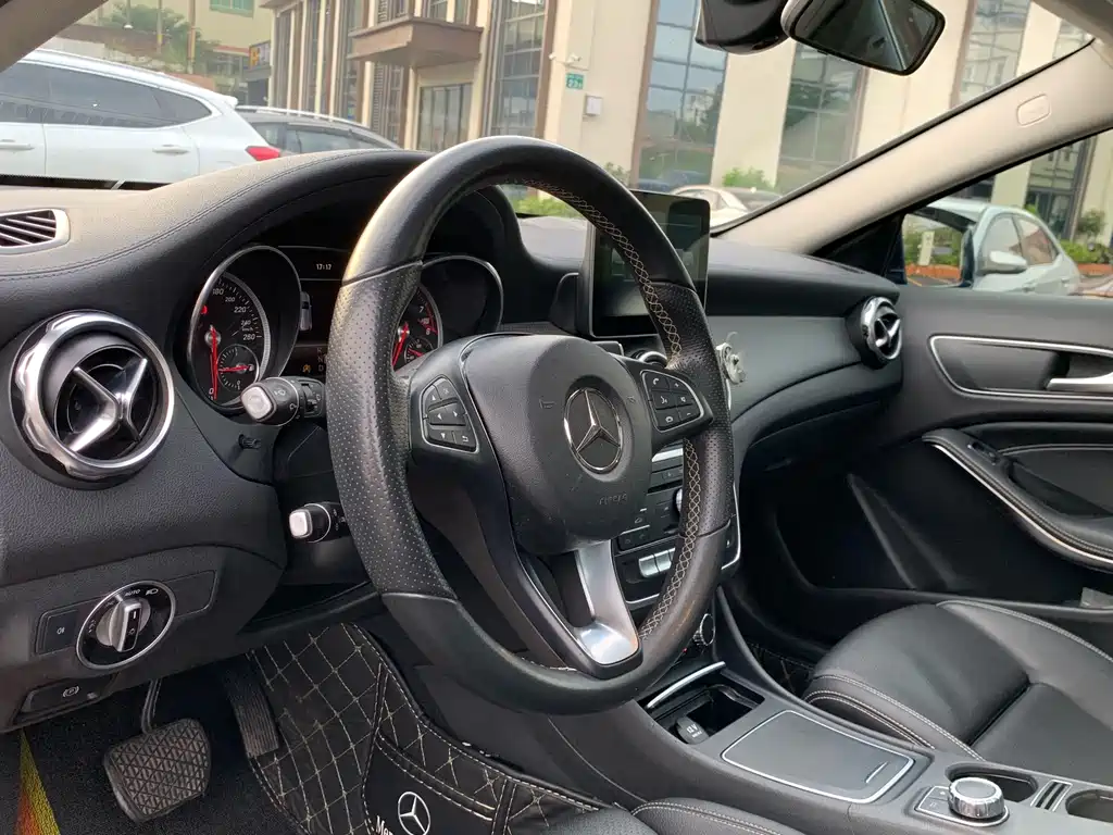 Mercedes-Benz GLA — миниатюра 16