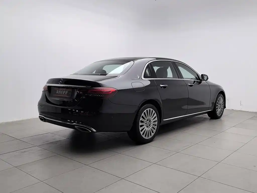 Mercedes-Benz E-Class — миниатюра 2