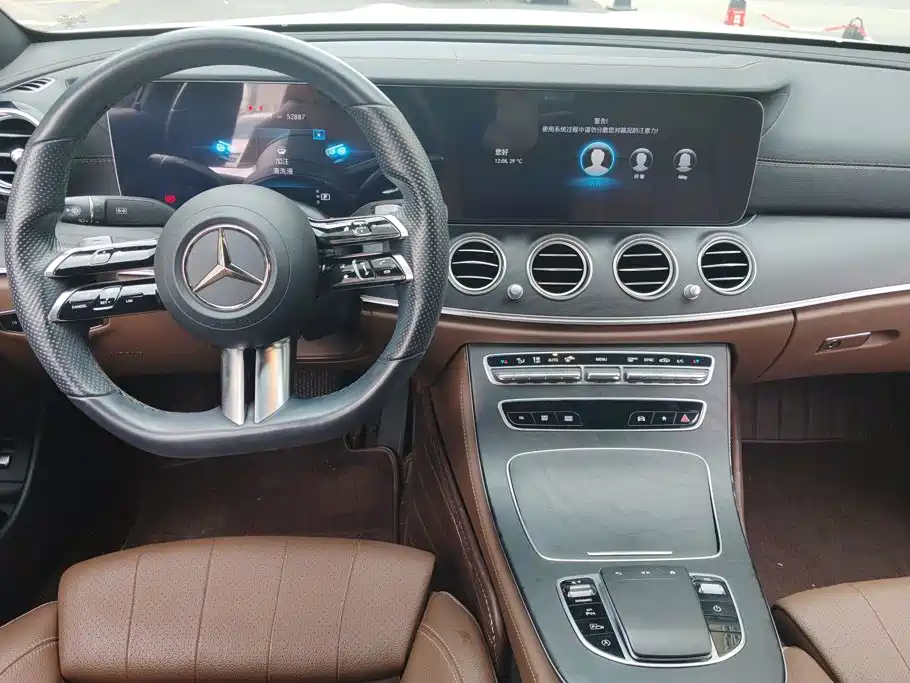Mercedes-Benz E-Class (Import) — миниатюра 12