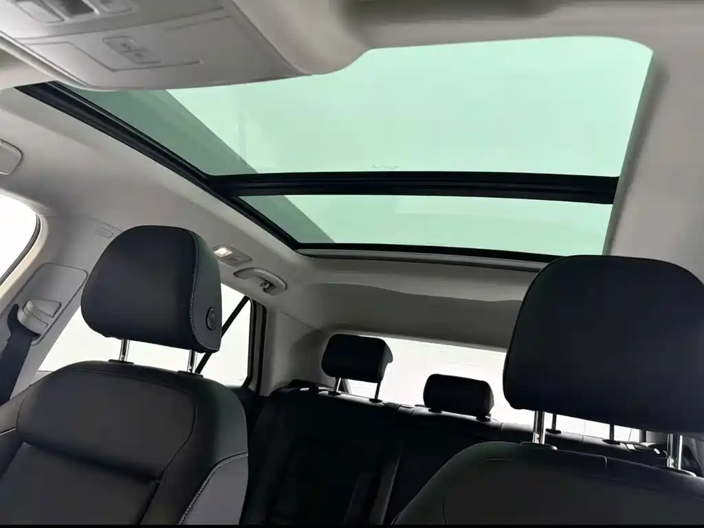 Volkswagen T-Roc — миниатюра 16