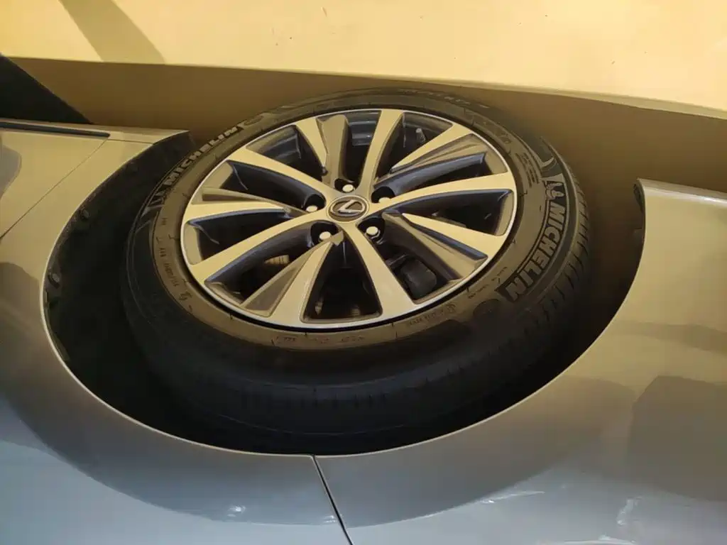 Lexus ES — миниатюра 23