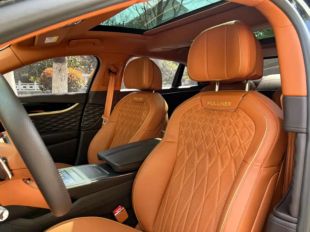 Bentley Flying Spur PHEV — миниатюра 23