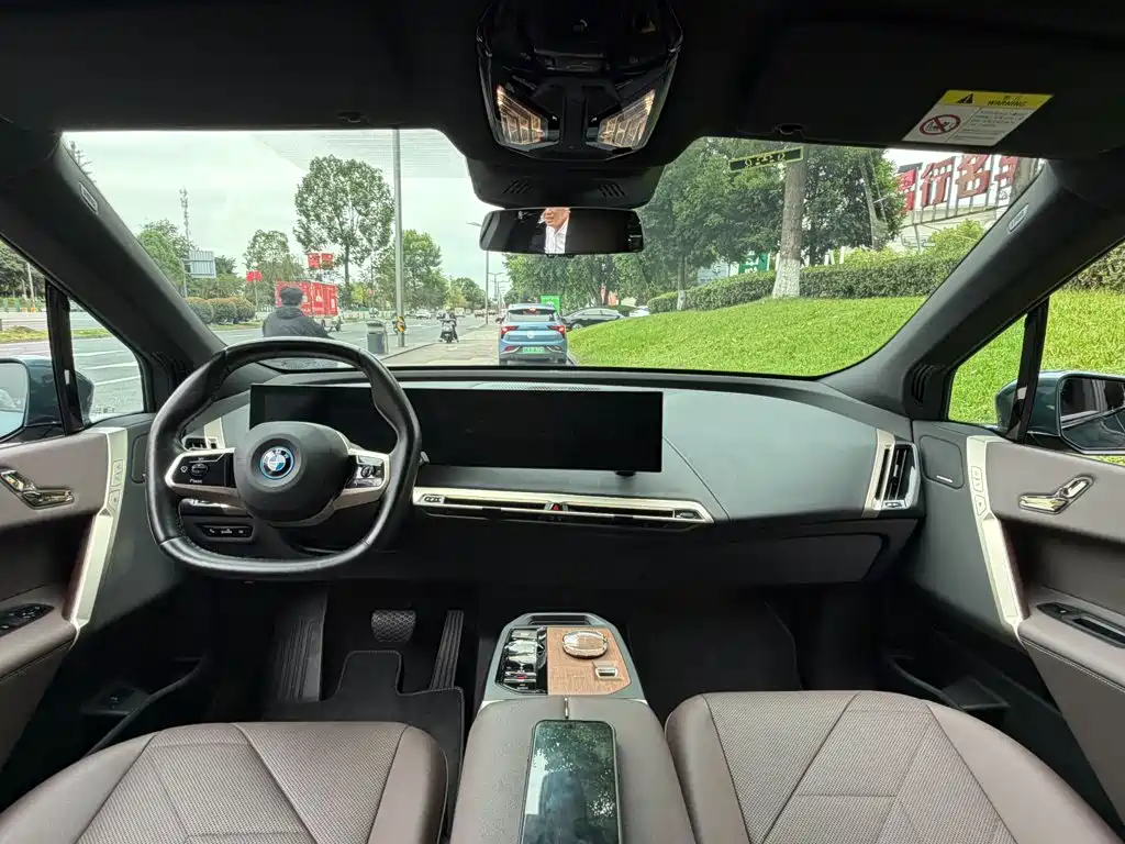 BMW iX — миниатюра 13