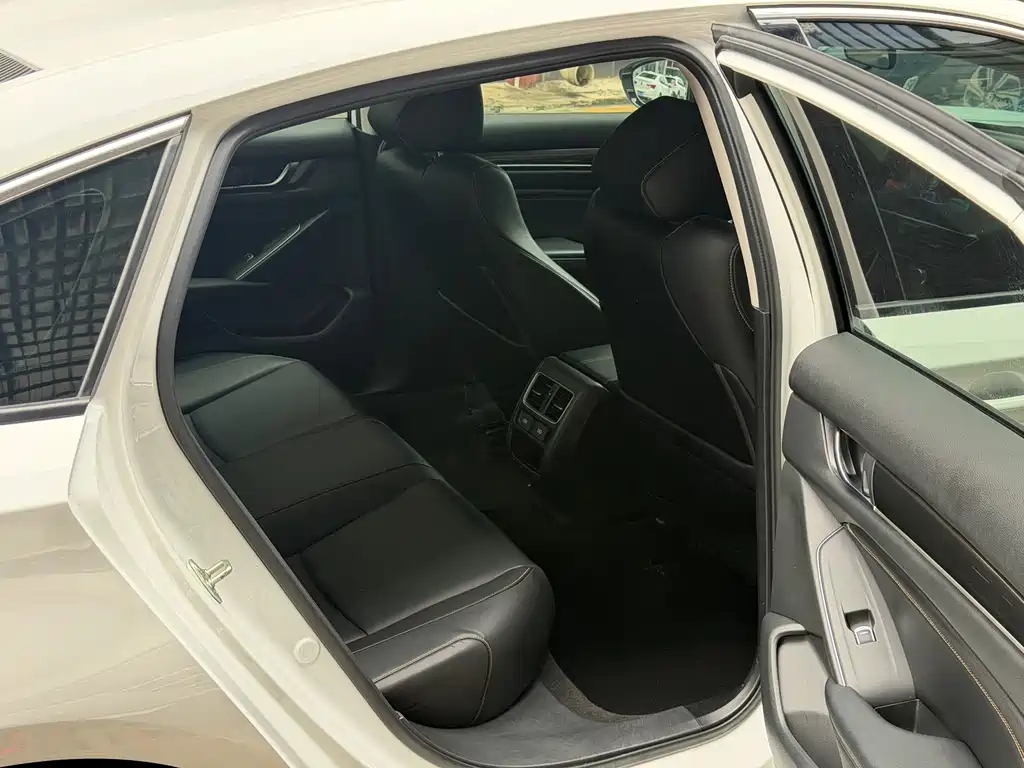 Honda Accord — миниатюра 7