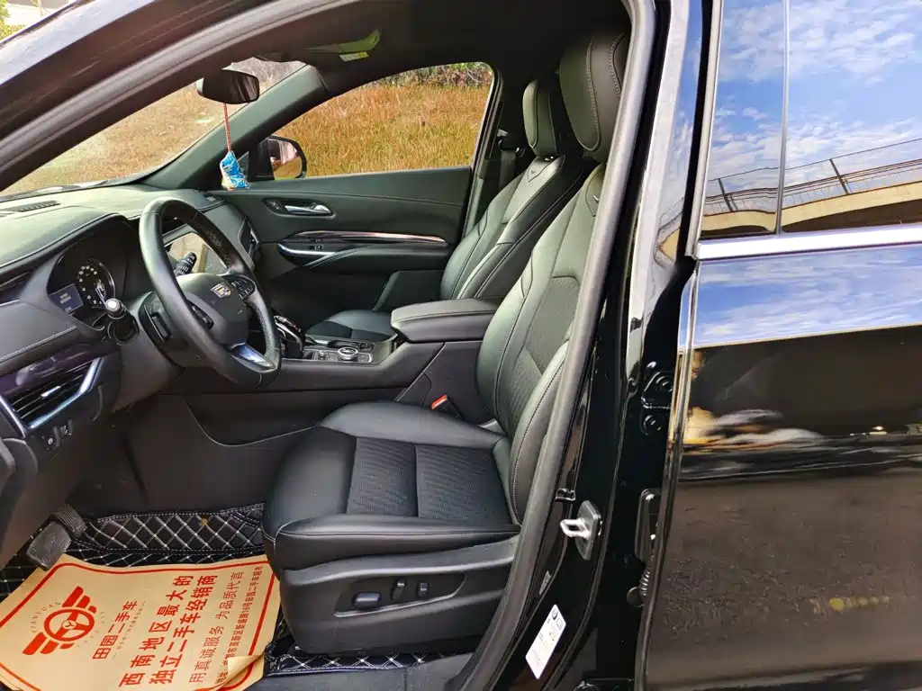 Cadillac XT4 — миниатюра 8