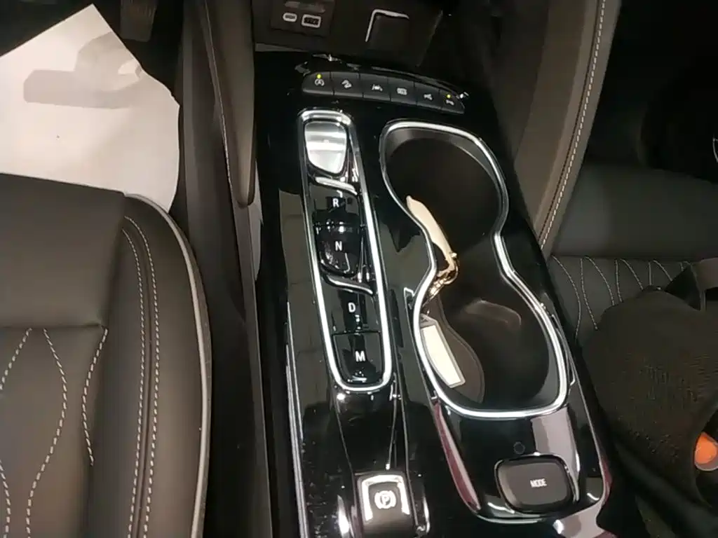 Buick Envision Plus — миниатюра 14