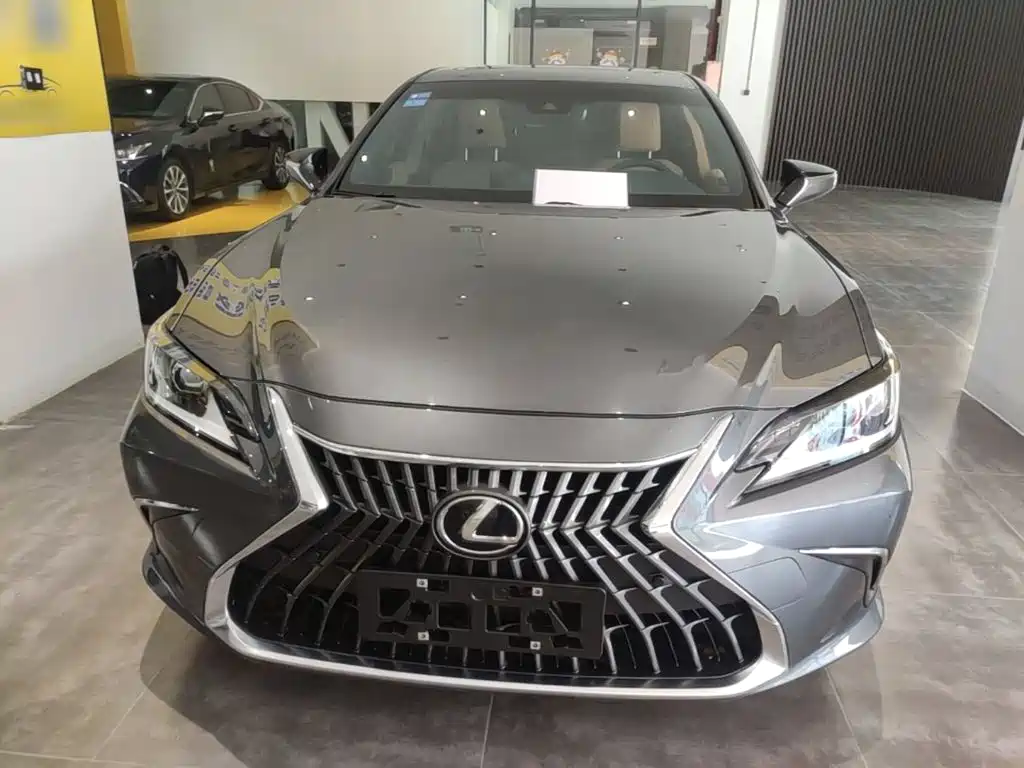 Lexus ES — миниатюра 3