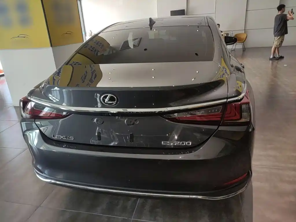 Lexus ES — миниатюра 6