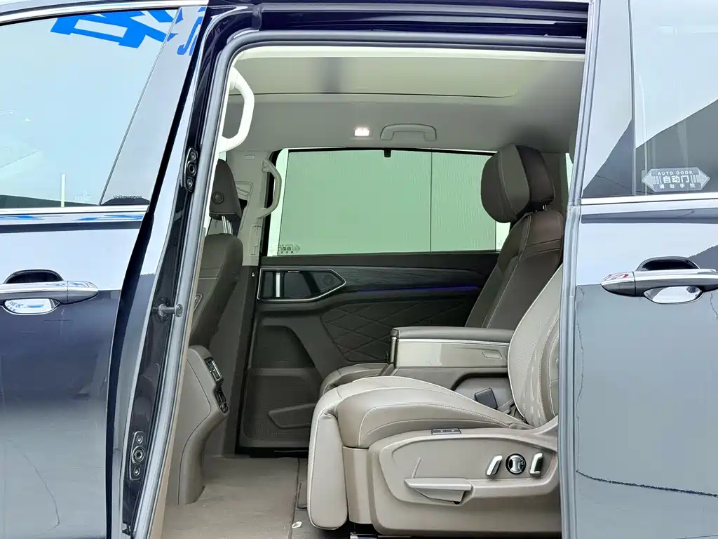 Volkswagen Viloran — миниатюра 7