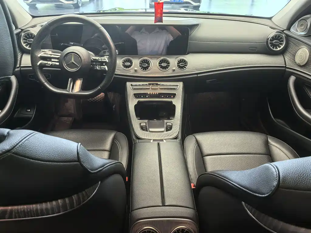 Mercedes-Benz E-Class — миниатюра 19