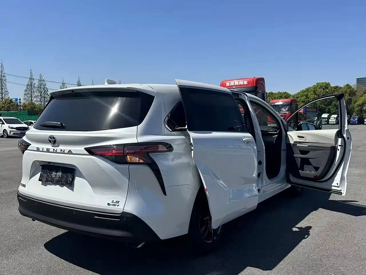Toyota Sienna 2026 Белый из Китая
