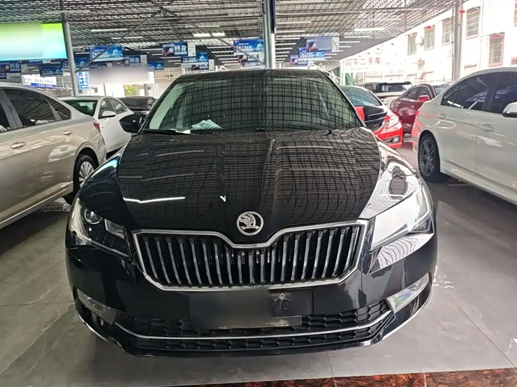 Skoda Superb — миниатюра 3