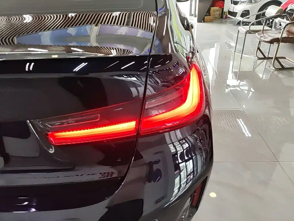 BMW 3 Series — миниатюра 8
