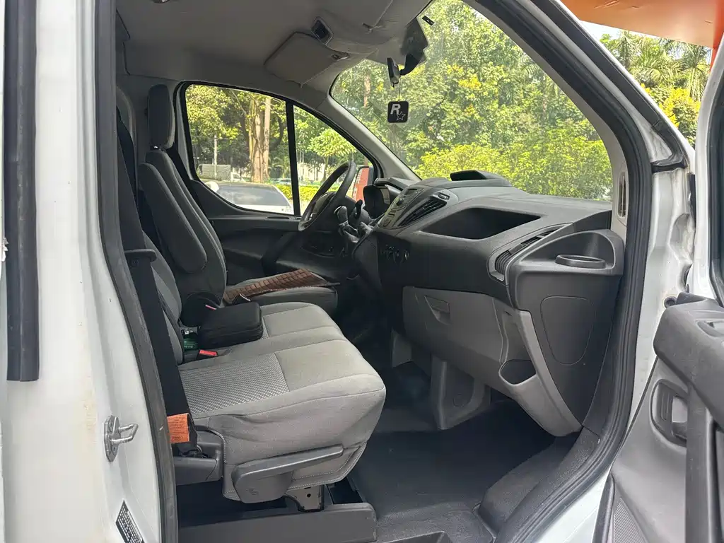 Ford Transit — миниатюра 4