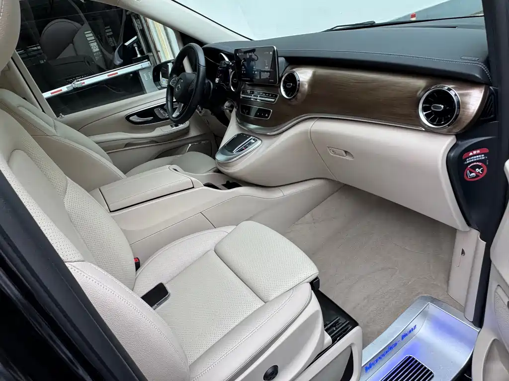 Mercedes-Benz V-Class — миниатюра 26