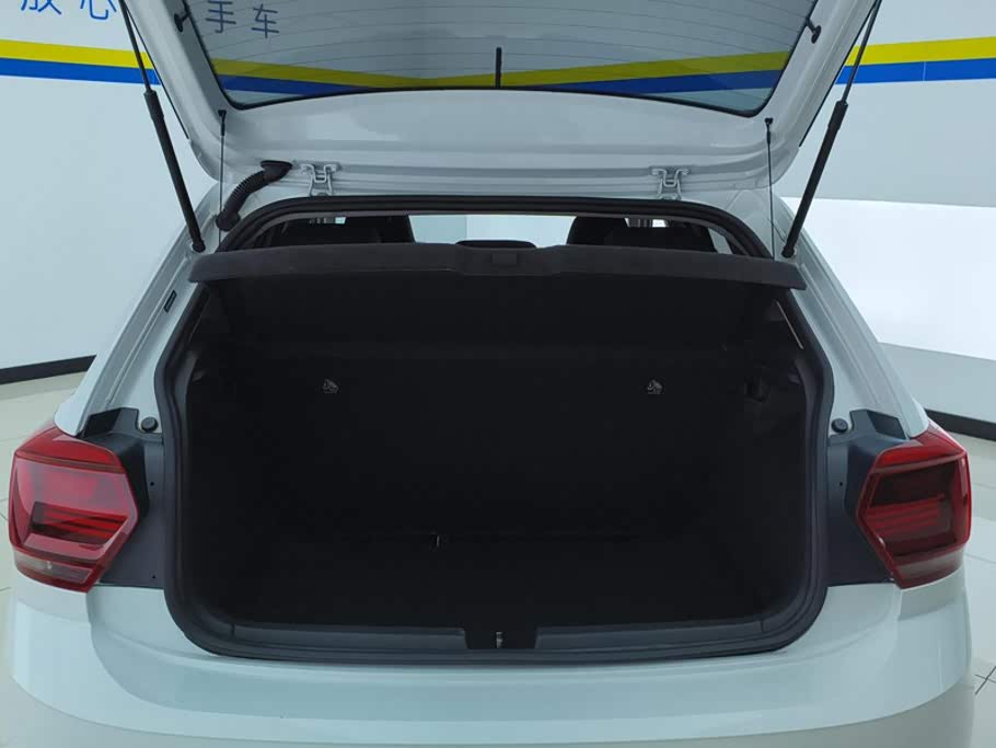 Volkswagen Polo 1.5 л 2022 г. Белый, пробег 48800 км