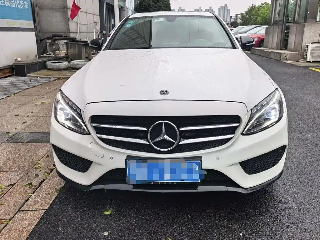 Mercedes-Benz C-Class — миниатюра 2