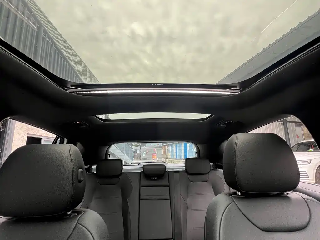 Mercedes-Benz GLA — миниатюра 10