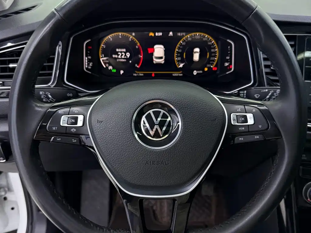 Volkswagen T-Roc — миниатюра 17