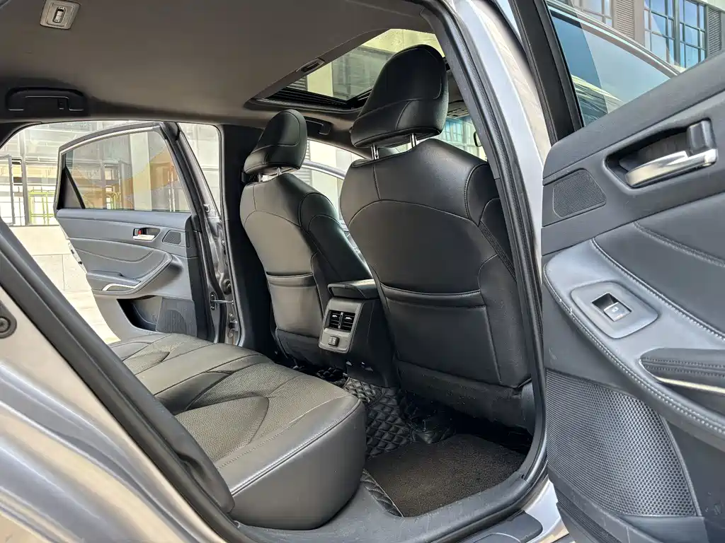 Toyota Avalon — миниатюра 12