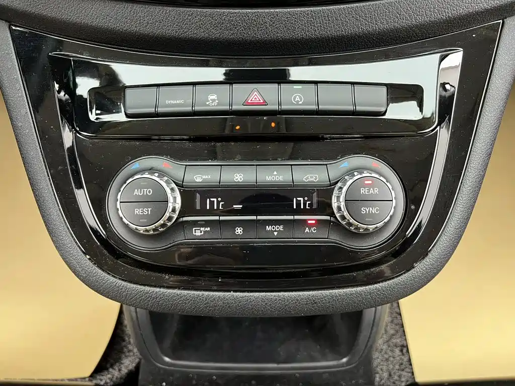Mercedes-Benz Vito — миниатюра 21