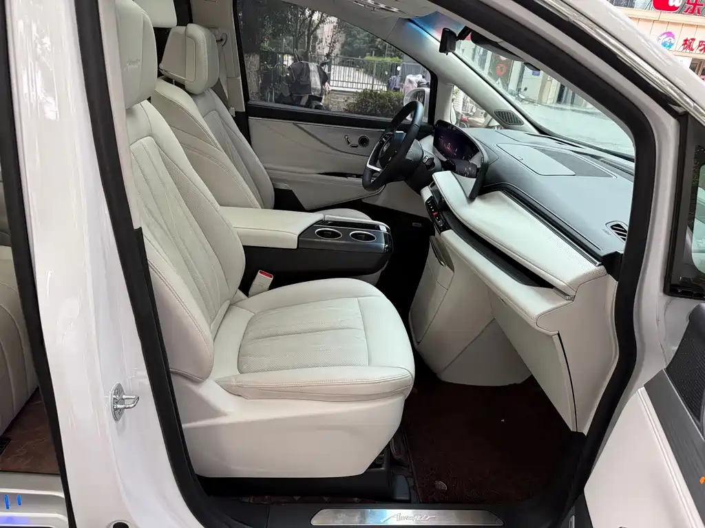 Buick GL8 Hybrid — миниатюра 17