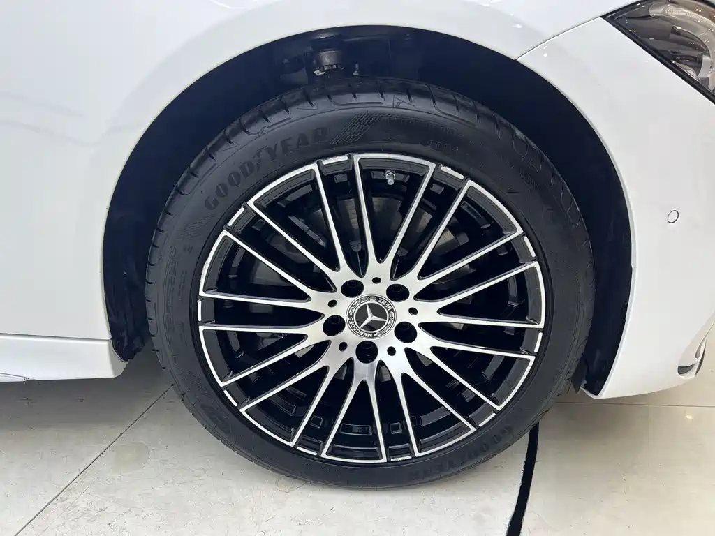 Mercedes-Benz C-Class — миниатюра 9