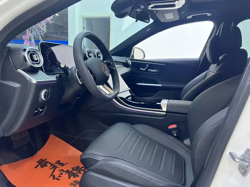 Mercedes-Benz C-Class — миниатюра 11