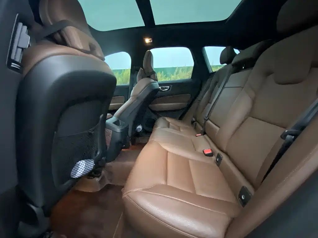 Volvo XC60 — миниатюра 8